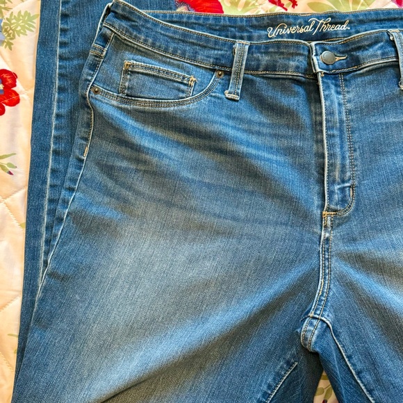 Universal Thread Women’s Size 18/34 Blue Jeans NWOT Nice - Picture 12 of 16